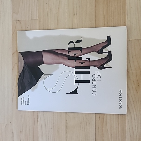 Nordstrom Everyday Sheer Pantyhose Stockings Control Top Light Beige Size B - Picture 1 of 5